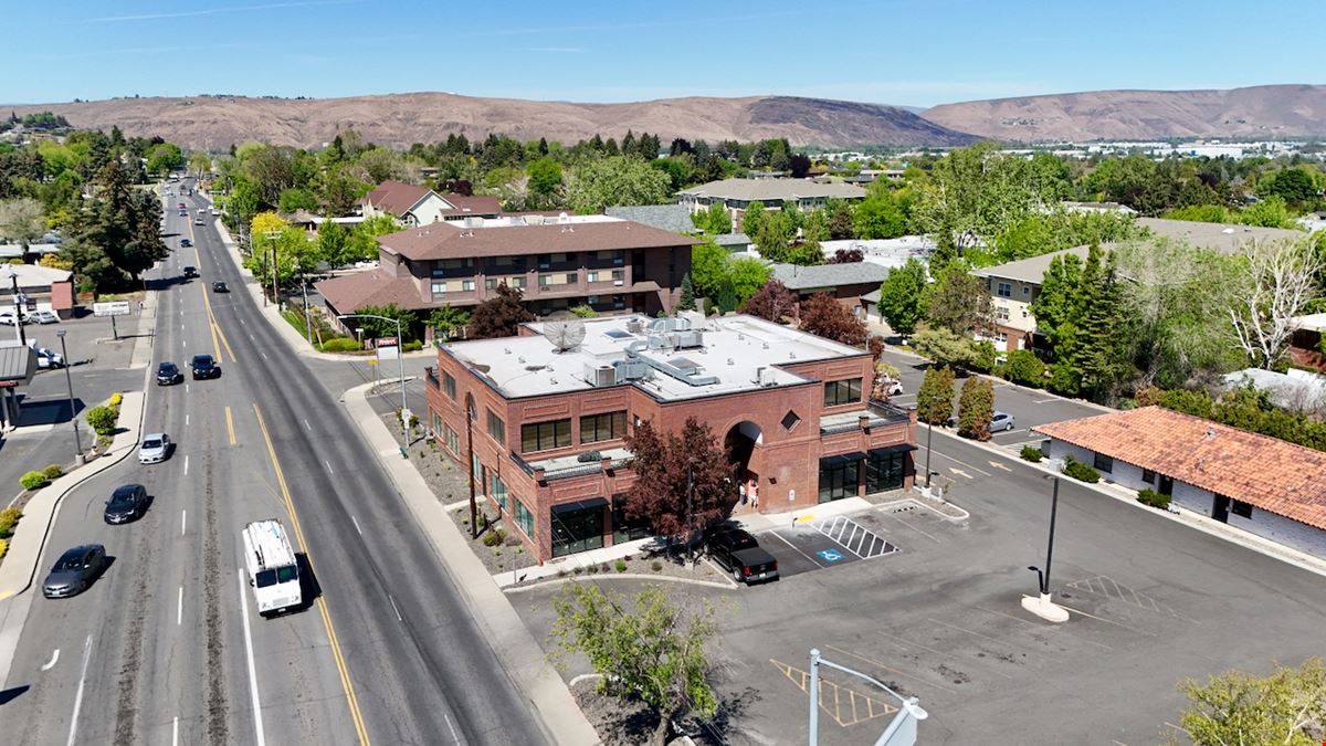 Professional Office/Retail  Space w/ 2 Lane Drive Thru