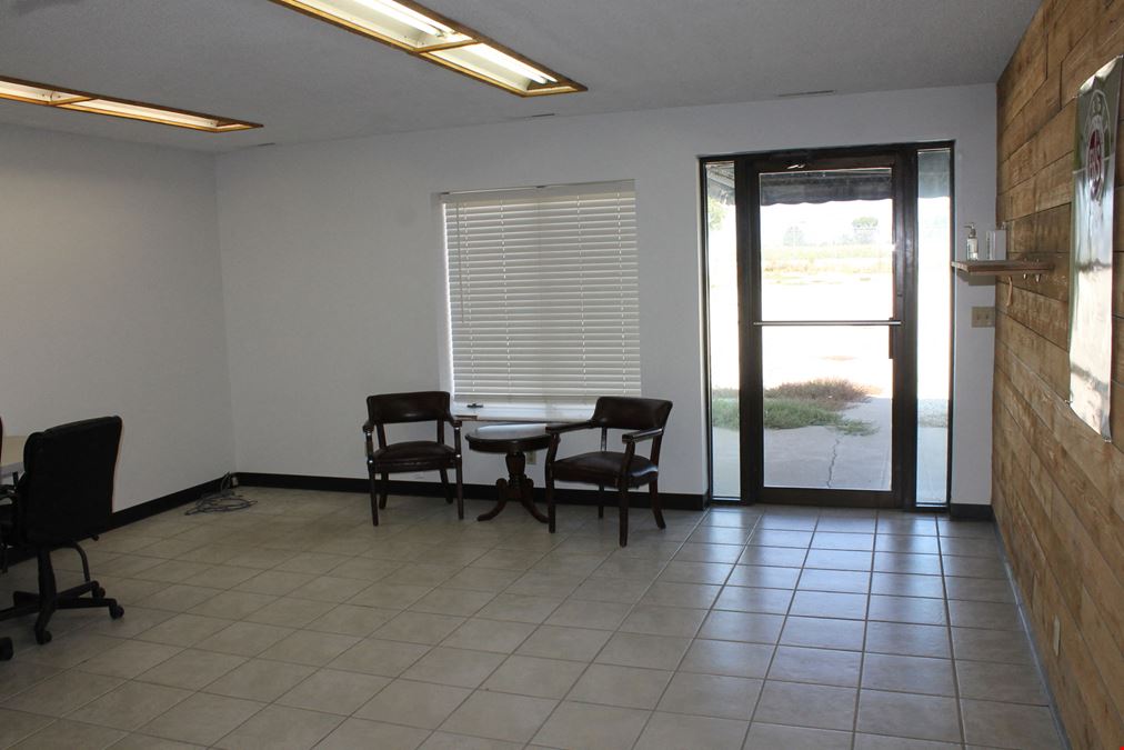 320 W Lincoln Hwy