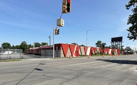 Preview of Retail space for Sale at 19600 Woodward Avenue