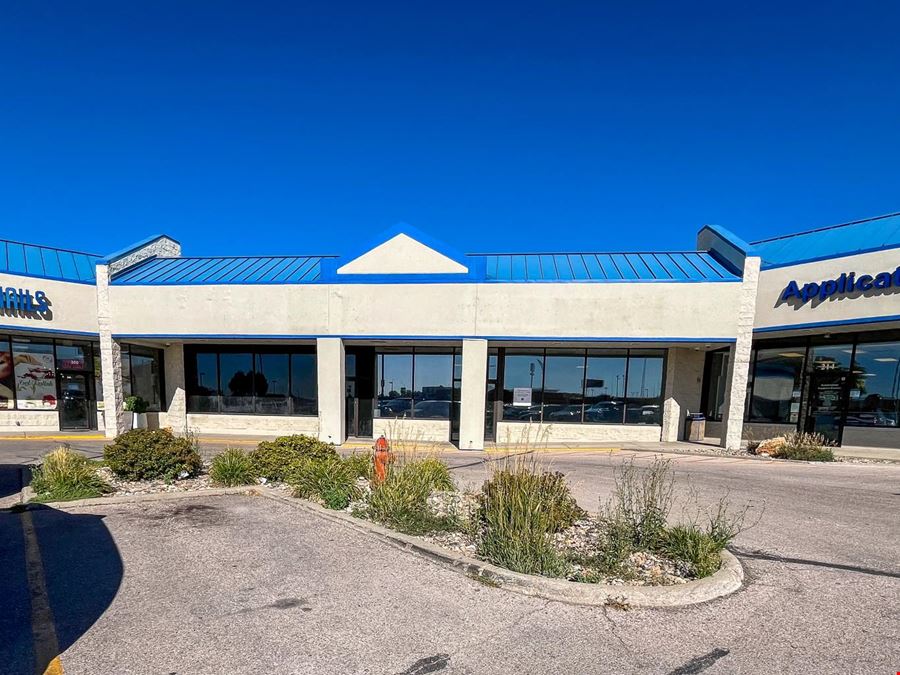 High-Visibility Retail, Showroom & Flex Space Near I-90