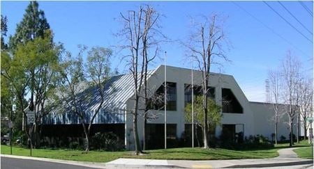 Preview of Industrial space for Sale at 5397 N. Commerce Ave.