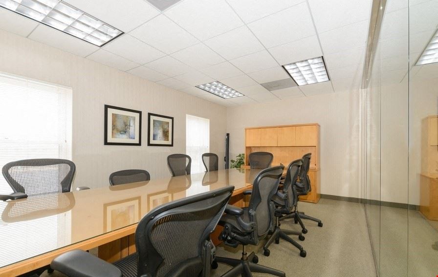 275 S Roselle Rd