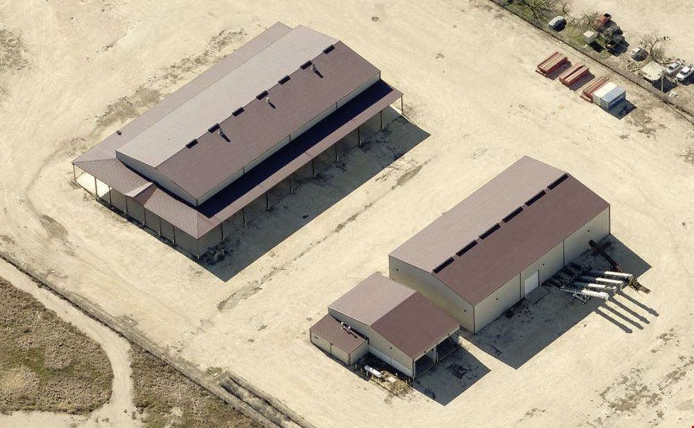 34,800 SF on 60 Acres w/ Crane and Rail Spur