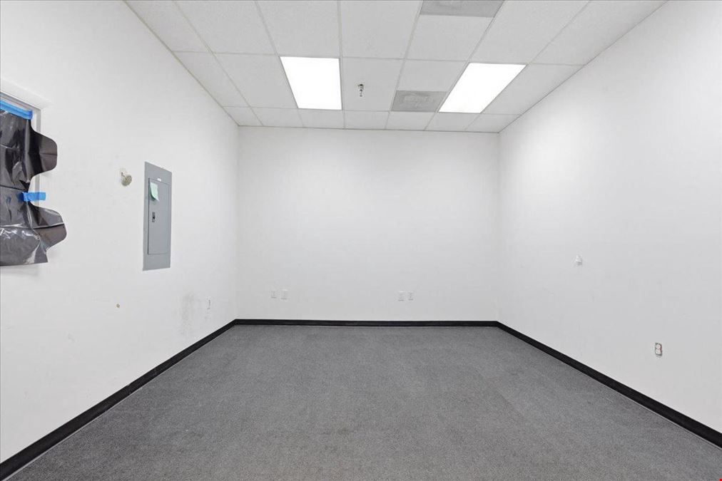 Washington Commerce Center | Units 4 & 5