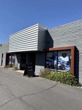 712 S Hacienda Dr