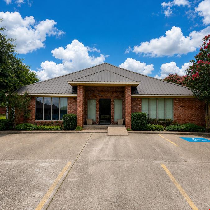 Professional Office Building | 4,109 SF