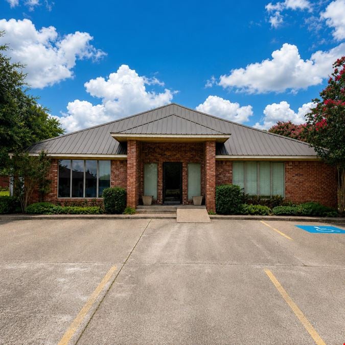 Professional Office Building | 4,109 SF