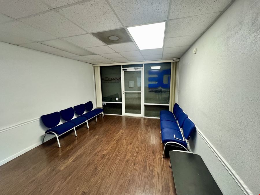 Daytona Office/Tourist/Retail - 3,608 SF