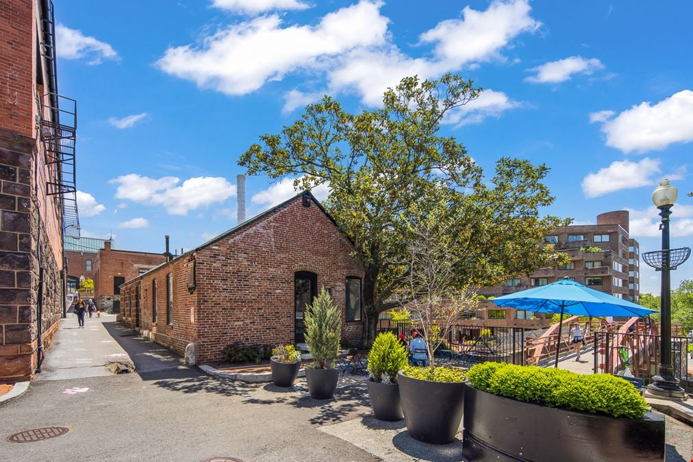 Caton's Walk (1046-1054 Potomac Street NW & 1025-1034 33rd Street NW)