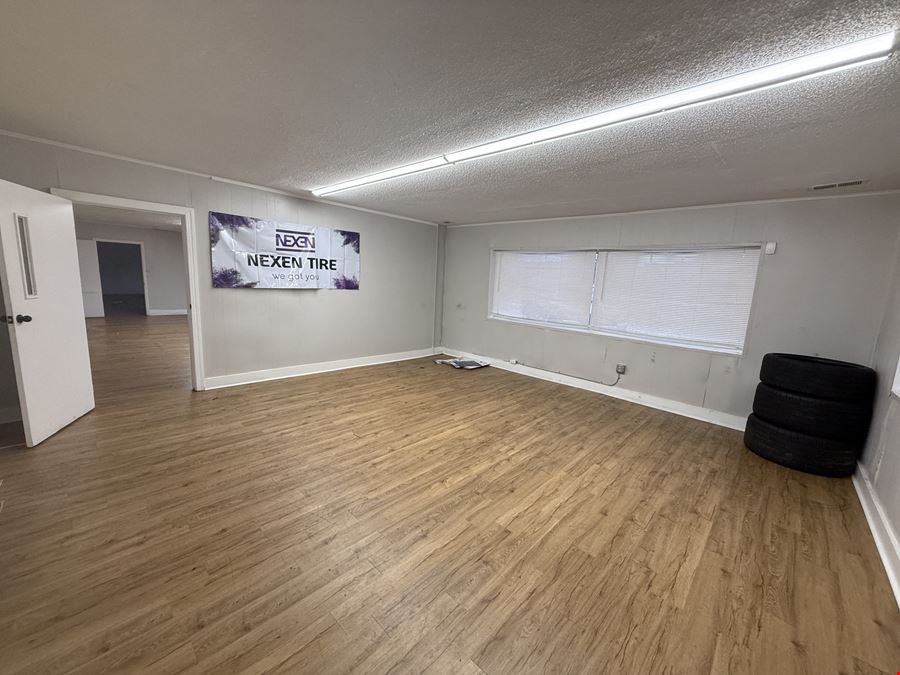 4,800 SF of Flex/Retail Space