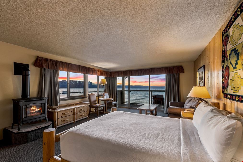 Lakeshore Lodge