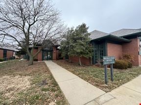 1223 N Rock Rd