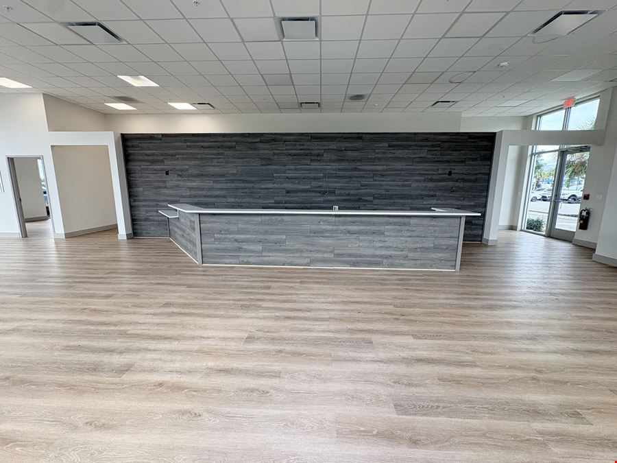 Prime Retail Space In Fruitville Commons