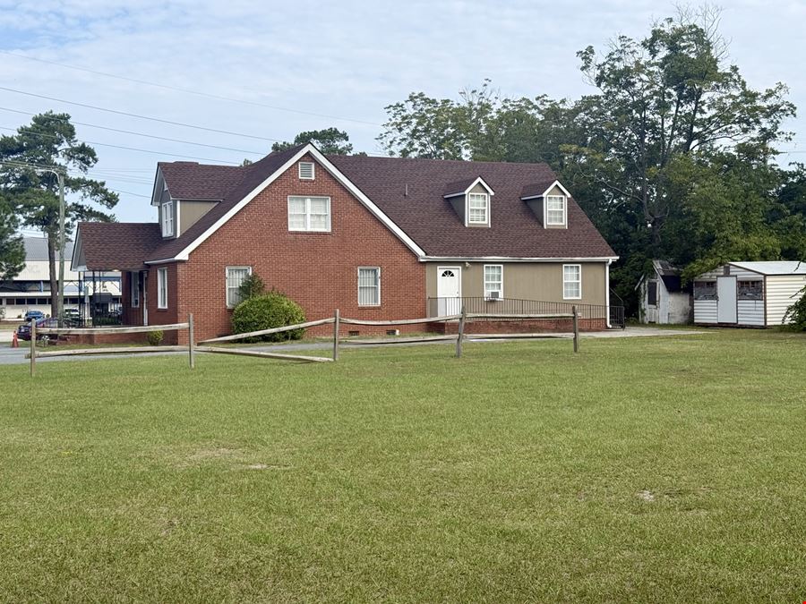 949 Country Club Dr