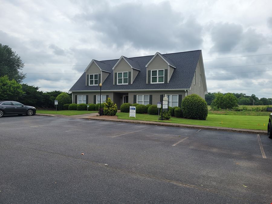 1026 Twelve Oaks Circle