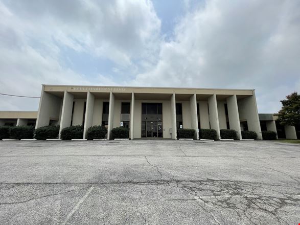 Preview of Industrial space for Rent at 2800 W Kingsley Rd