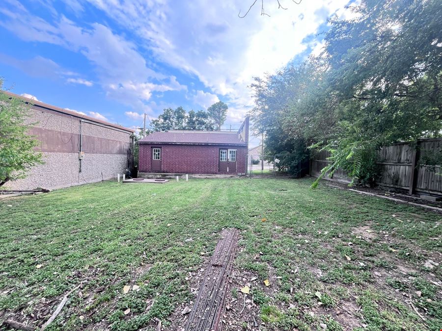 527 E Main St