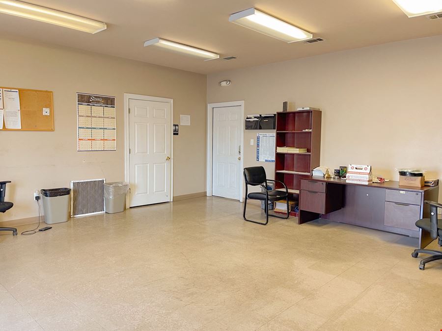 Premier ±5,000 SF Industrial Flex in Ascension Corridor