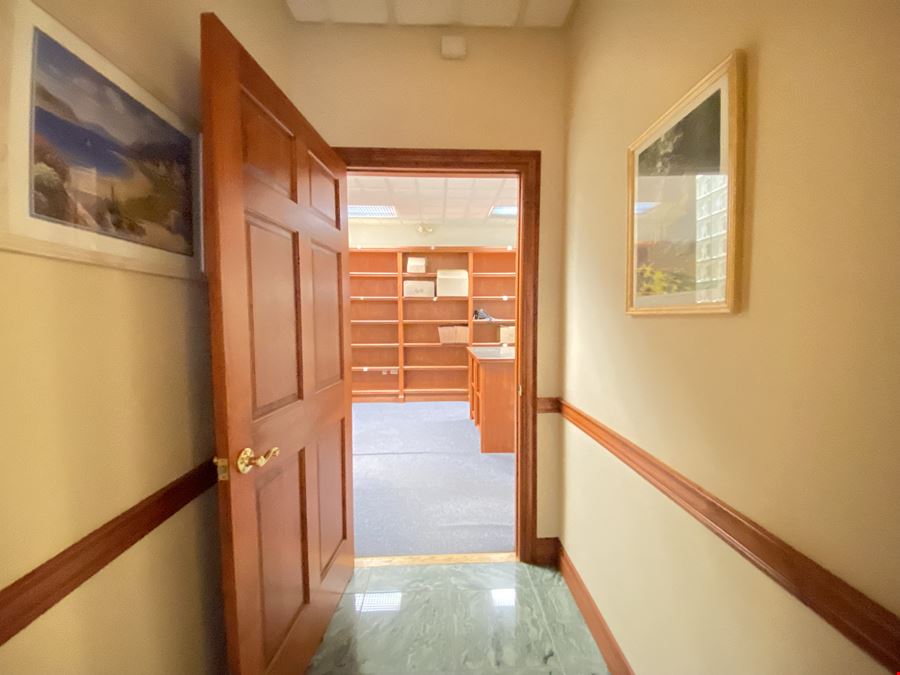 381 N 9th Ave
