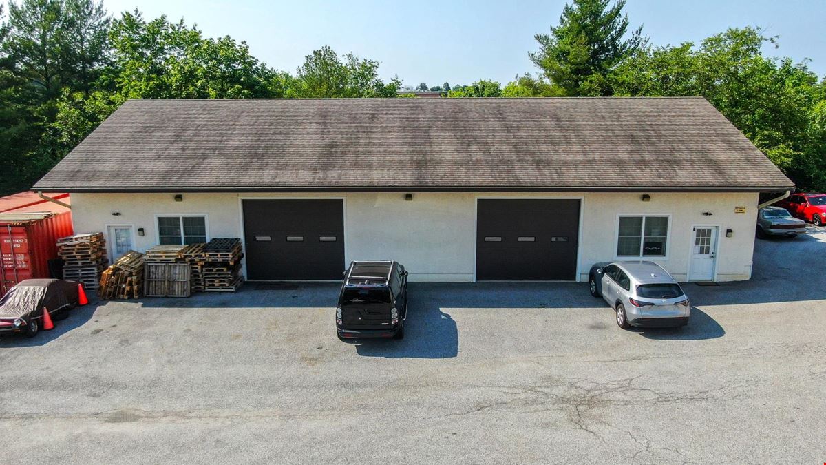 210 Gale Ln