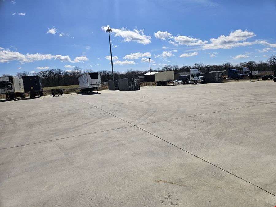 801 E Kankakee River Dr
