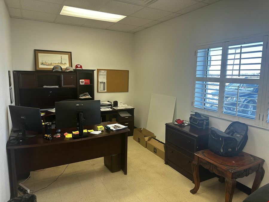 Prime Office/Warehouse Sublease Opportunity