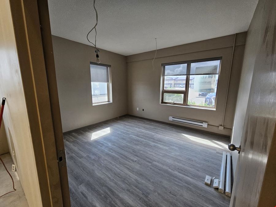 7471 Edgar Industrial Bend - Unit 24