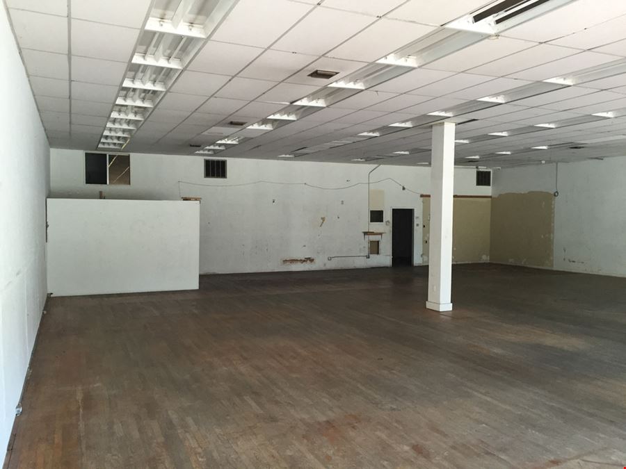Retail/Office Spaces w/ Parking & TI's Available