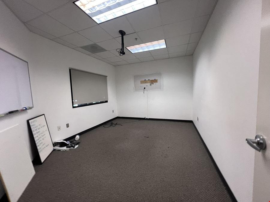 8700 - 8724 Jericho City Dr