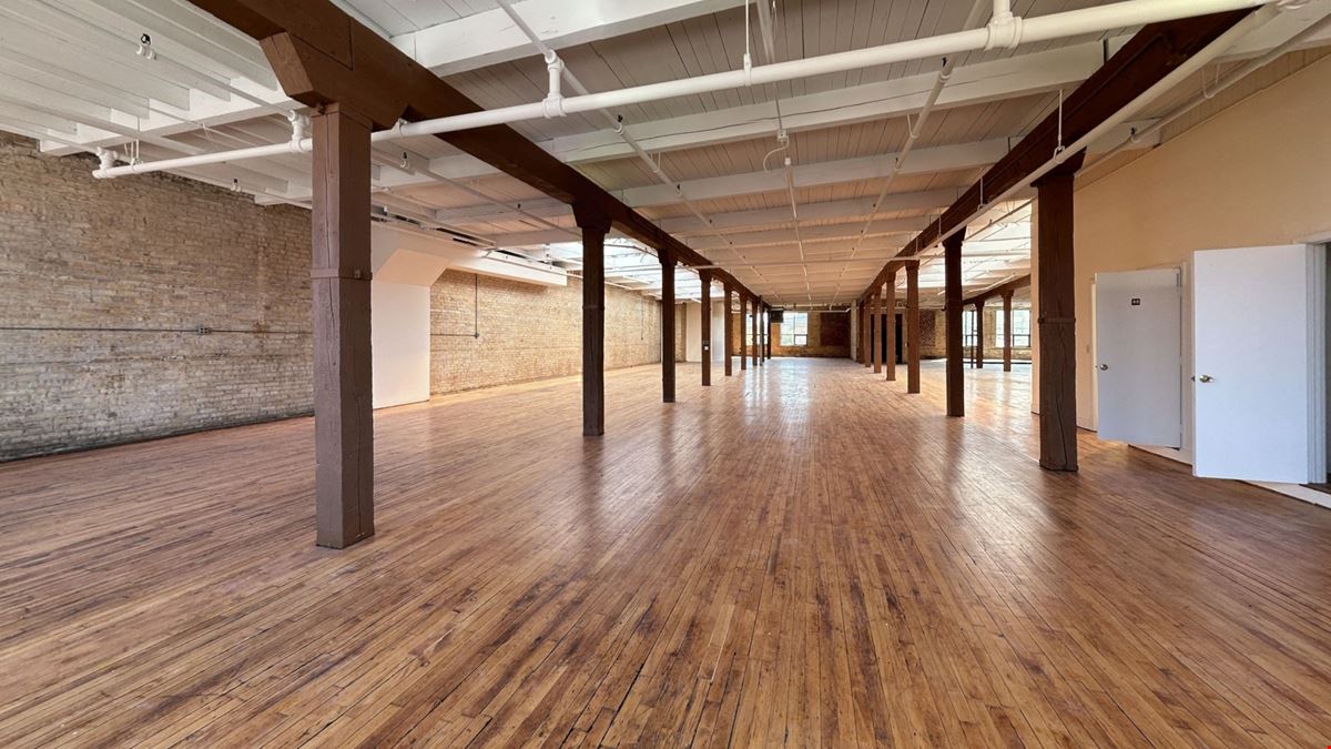 1631-1639 W Carroll Ave - Kinzie Corridor Flex Space