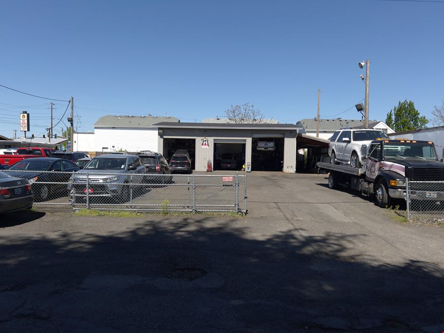 Auto lot and Buildings For Sale