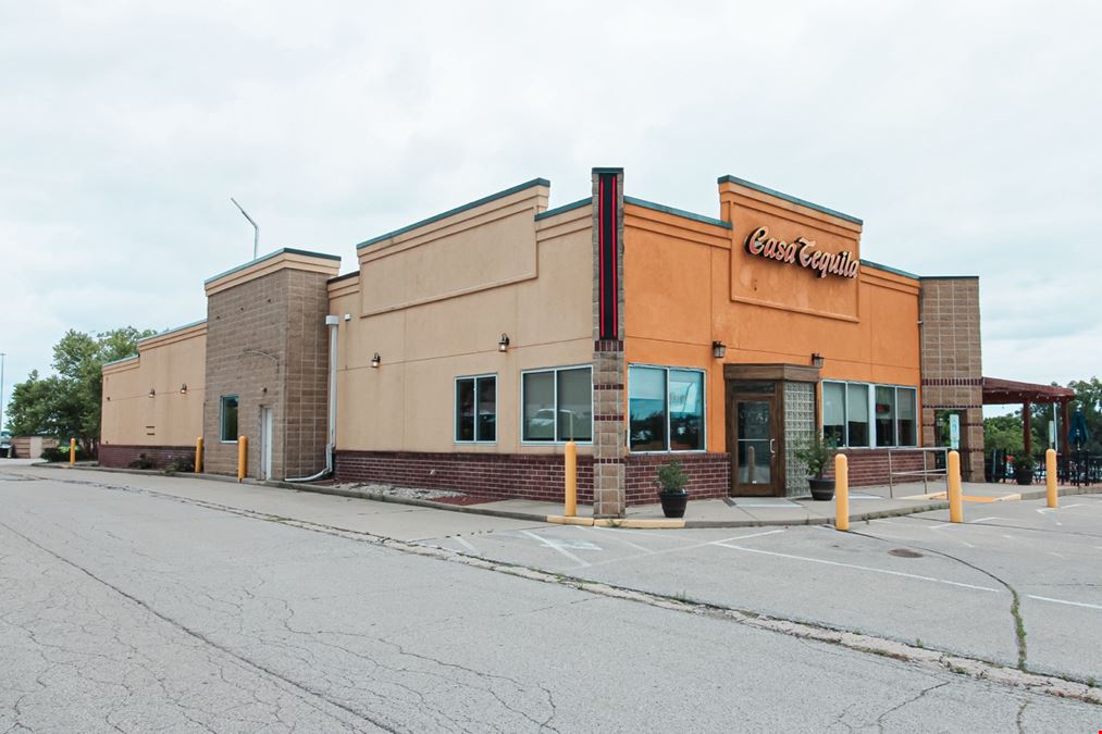 High-Visibility Restaurant Property W/ Drive-Thru I Waukesha, WI I Sale or Lease