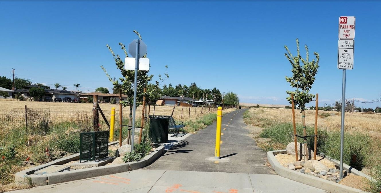 1st St & Cherry Ln