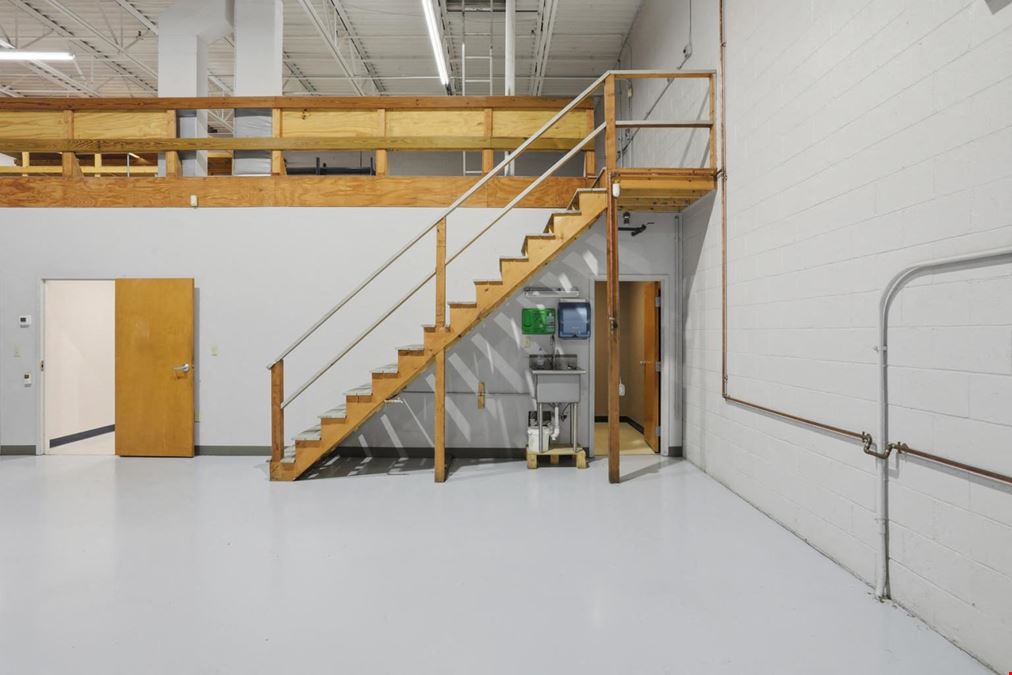 Industrial flex Space for Lease in Newburyport Seacoast Business Park