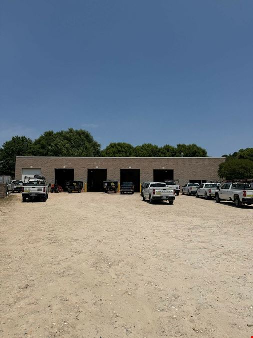 655 Maywood Industrial Garage and Yard
