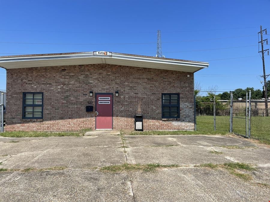 +/- 2,100 SF Office/Warehouse. + Adjacent Lot (85'x135)