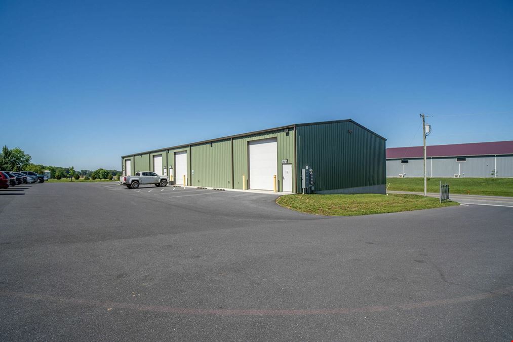 FOR LEASE - RARE SMALL FLEX SPACE | ±1,875 SF | IDEAL FOR CONTRACTORS & SERVICE BUSINESS