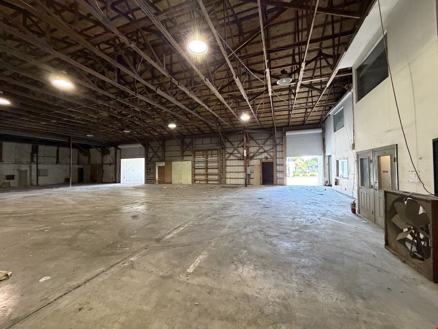 Office / Showroom / Warehouse ~ 17,000 SF Available