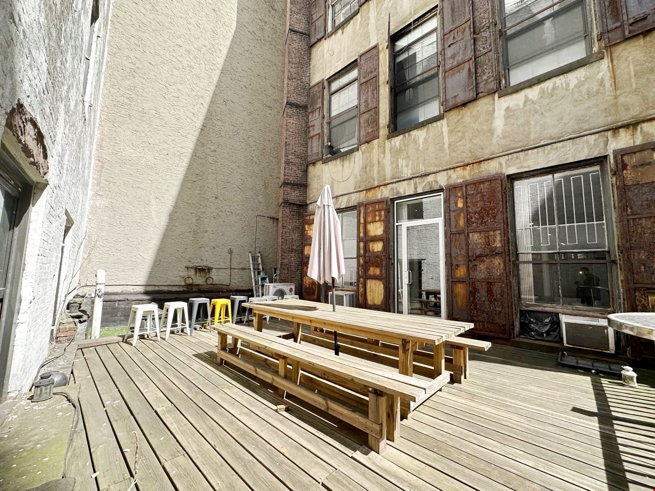833 Broadway