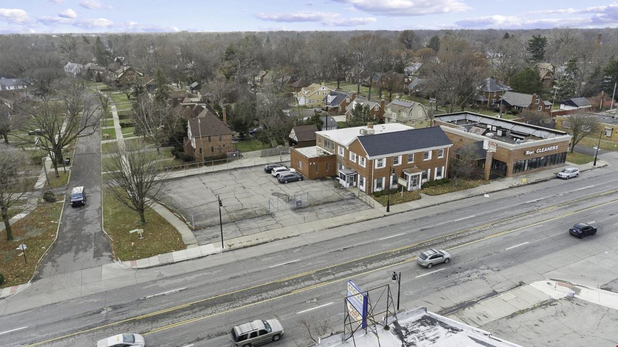 16625 W Grand River Ave