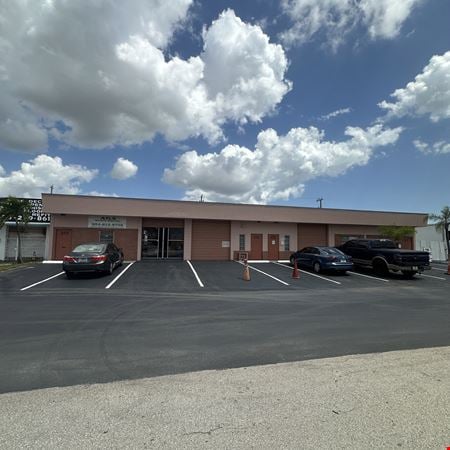 Preview of commercial space at 271-277 SW 33rd Street