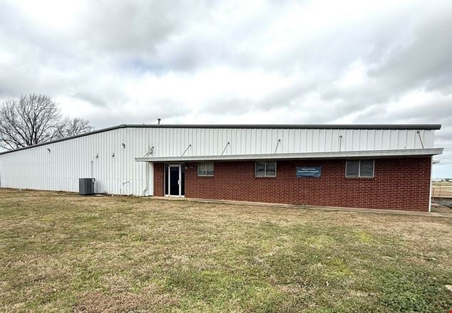 Preview of Industrial space for Rent at 2911 Douglas Dr.