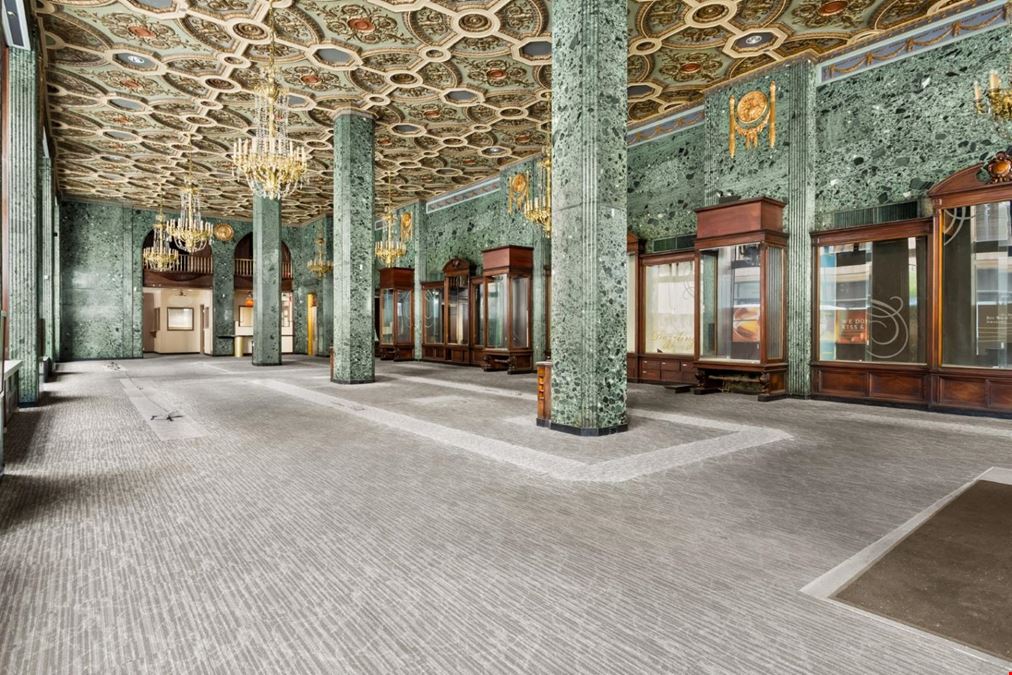 REO Downtown Chicago | State Street Corridor | Historic Palmer House | Retail, Office & Parking