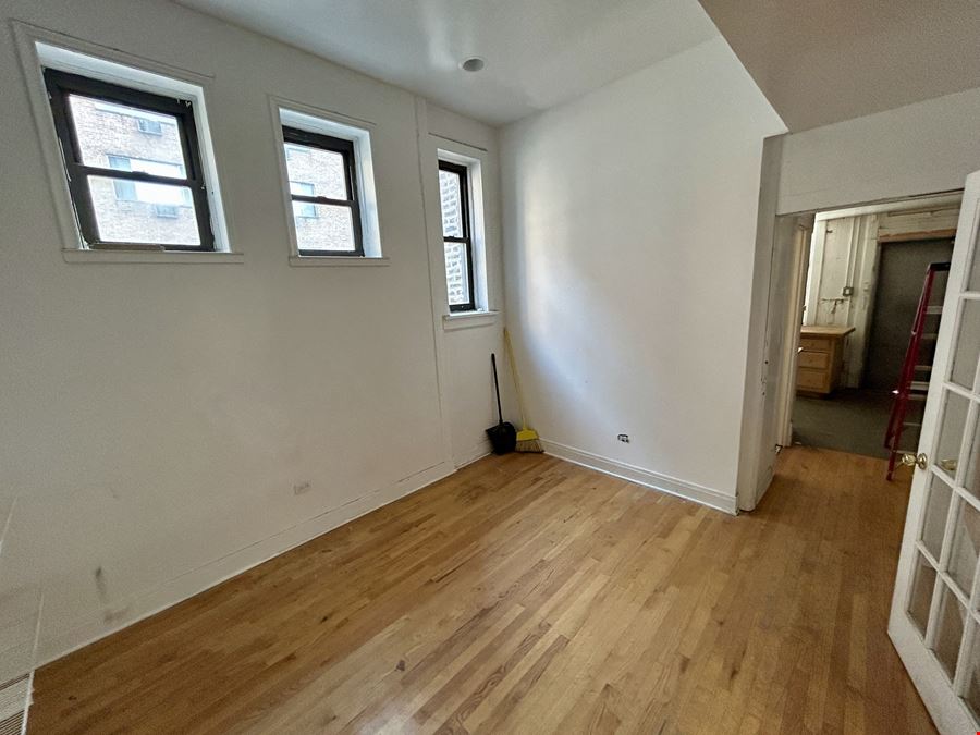 2438 N Clark - +/- 1,750 SF Commercial Space for Lease