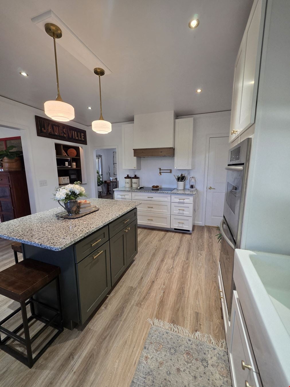 Arnoldt Truck Wash + Residence and Apartment