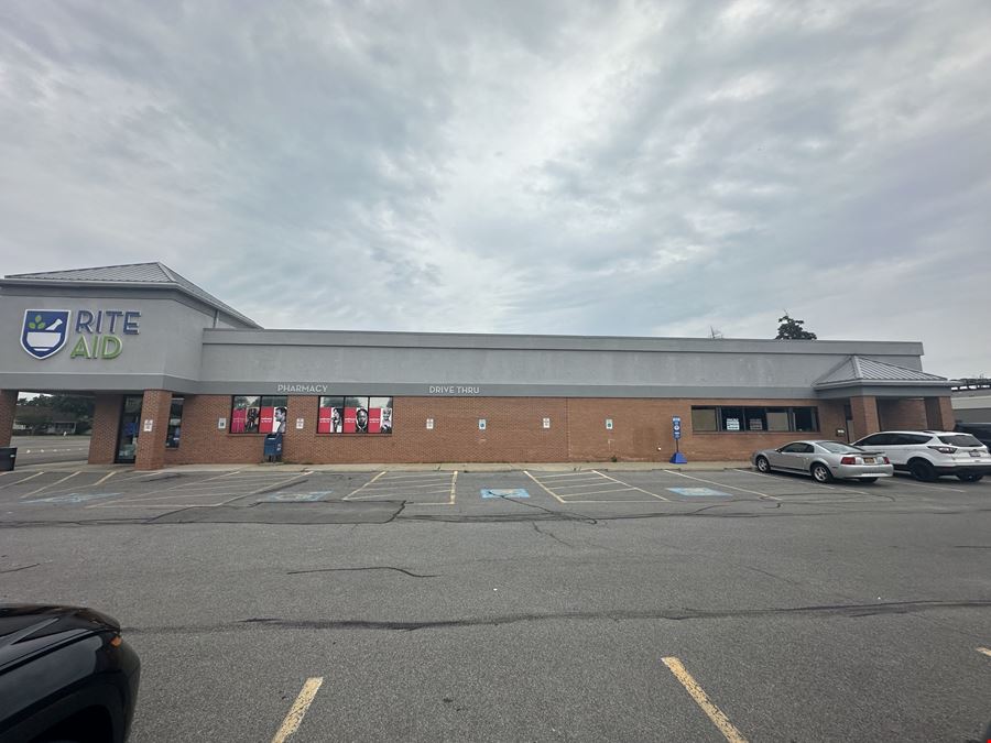 6,900+/- SF Retail - Sub Lease