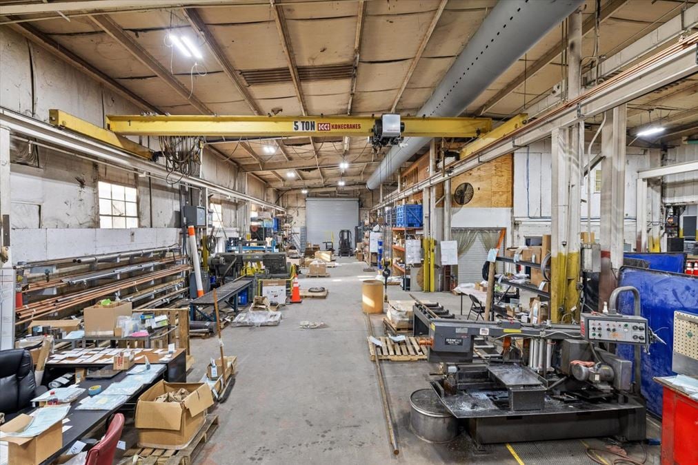 Conditioned Industrial Facility with 8 Cranes