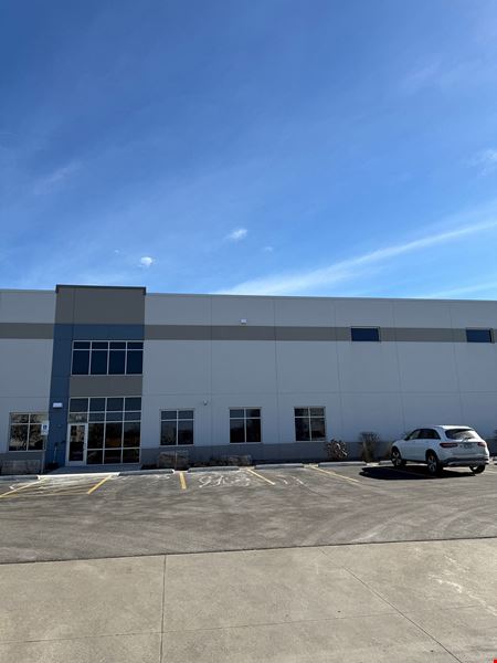Preview of commercial space at 365-399 Miles Parkway