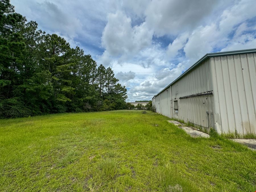 Prime Warehouse with Yard Near I-10