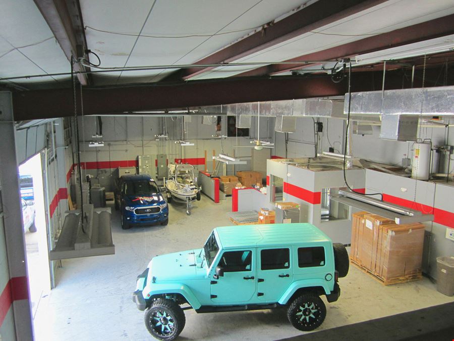 Showroom/Office/Warehouse